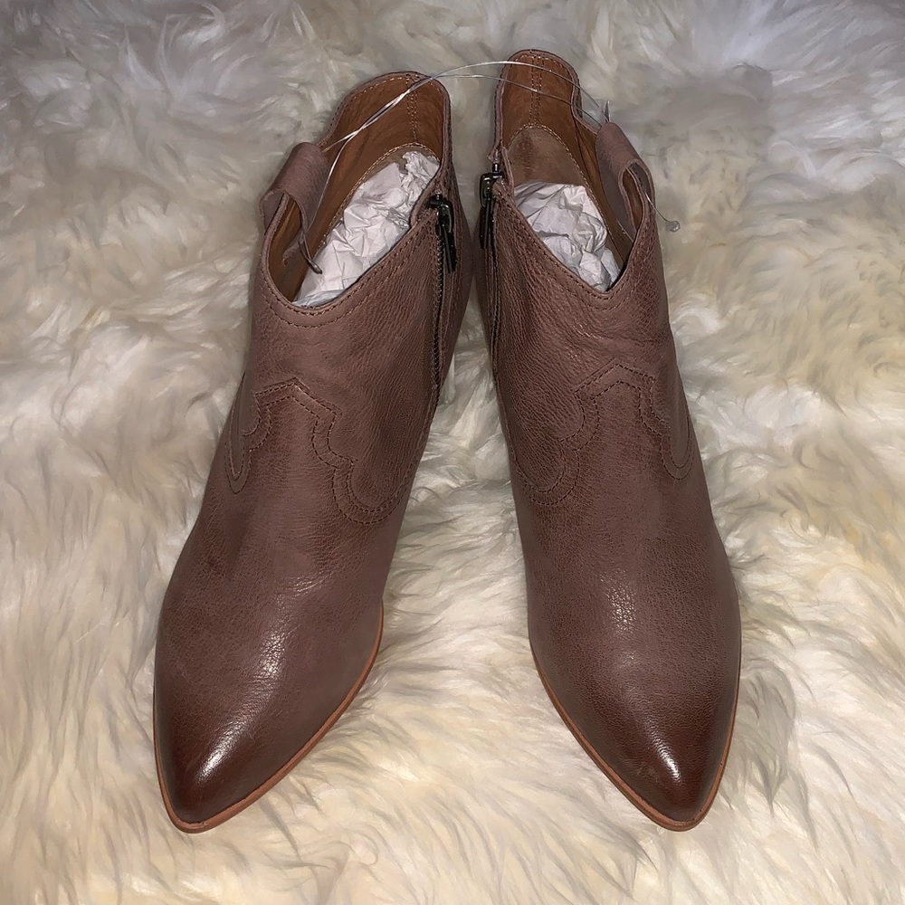 Frye Reina Bootie in Dusty Rose, Size 9.5 Boots - Picture 5 of 10